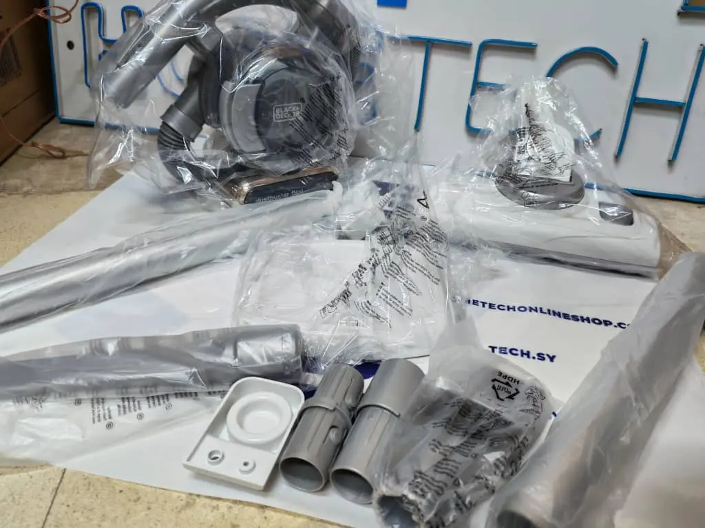 Black & Decker  PD 1820 LF 18V Lithium ion Dustbuster Flexi Hand Vac + Floor Extension Kit, 25 W, Dark Titanium/Chrome, Set of 5 Pieces PD1820LF-GB